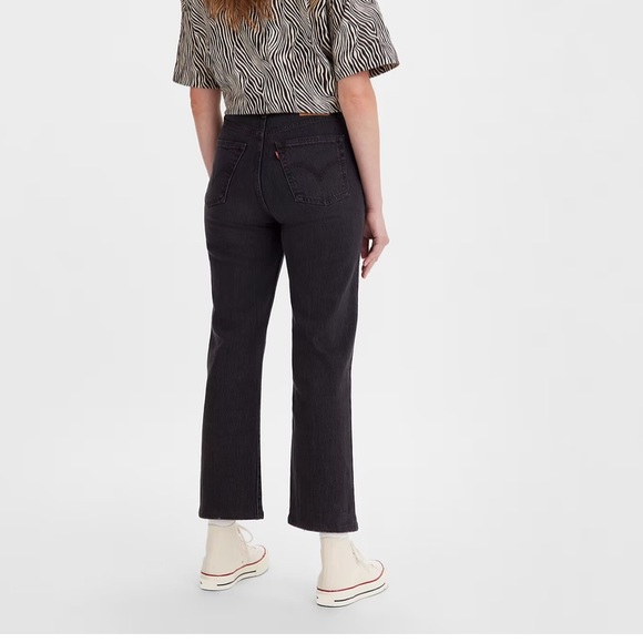 Levi’s Ribecage Straight Ankle Jeans - Picture 2 of 12